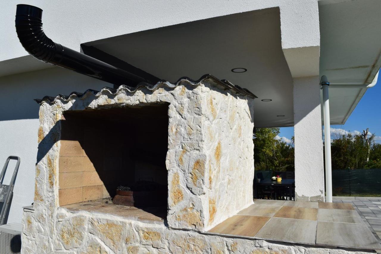 Savrsen Odmor U Villa Ivona ザダル エクステリア 写真